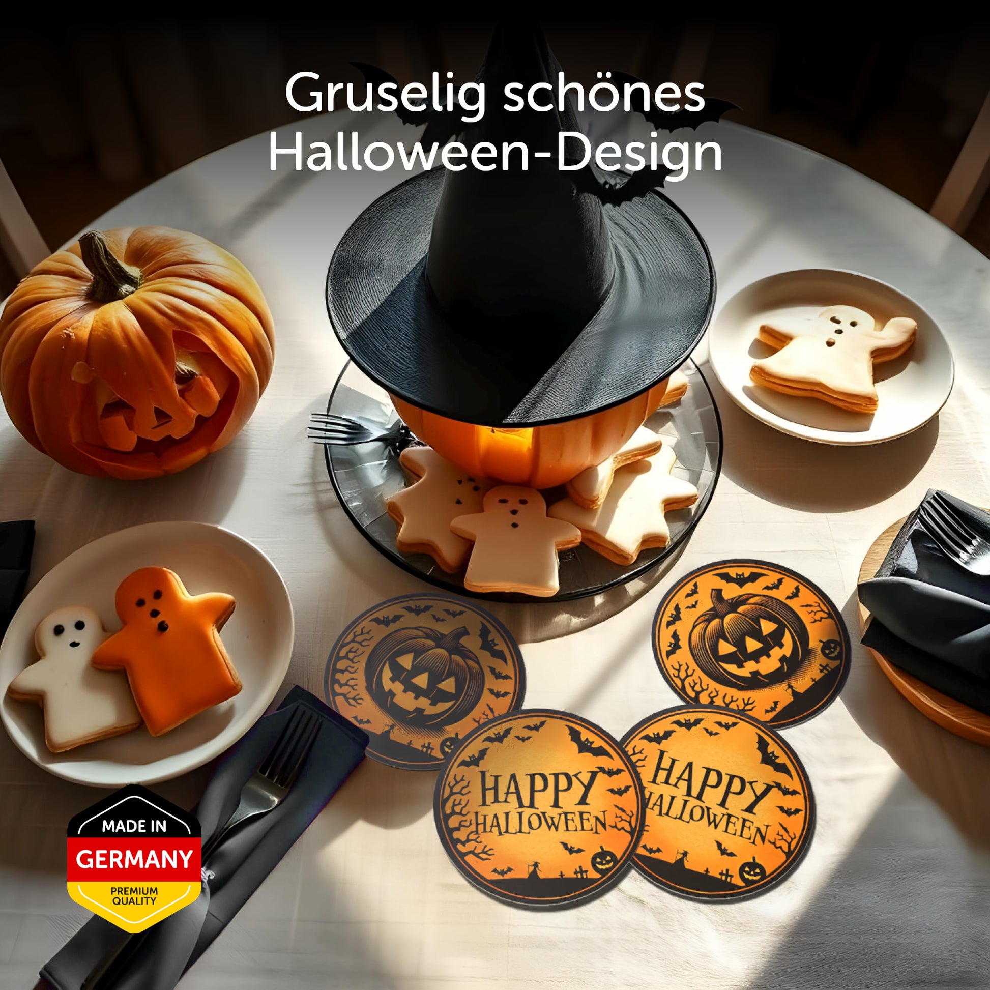 Gruselige Halloween Bierdeckel 30er Set – Kürbis-Motiv & Happy Halloween, 10,7 cm Durchmesser auf einem Tisch dekoriert.