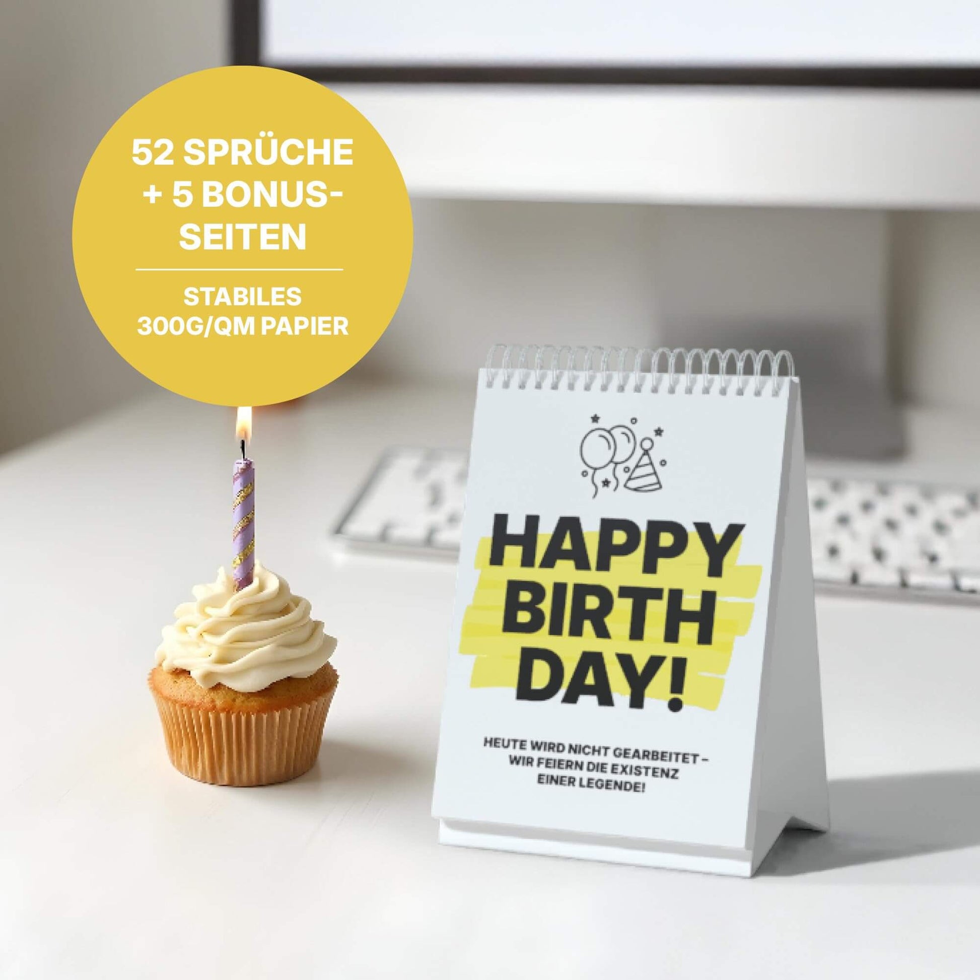 Büro Tischkalender mit 52 Sprüchen und 5 Bonusseiten, stabil, A6, neben einem Cupcake mit Kerze.