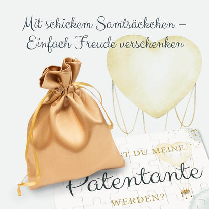 Goldfarbenes Samtsäckchen für kreative Geschenke, um die Patentante zu fragen, zusammen mit einem Puzzle.